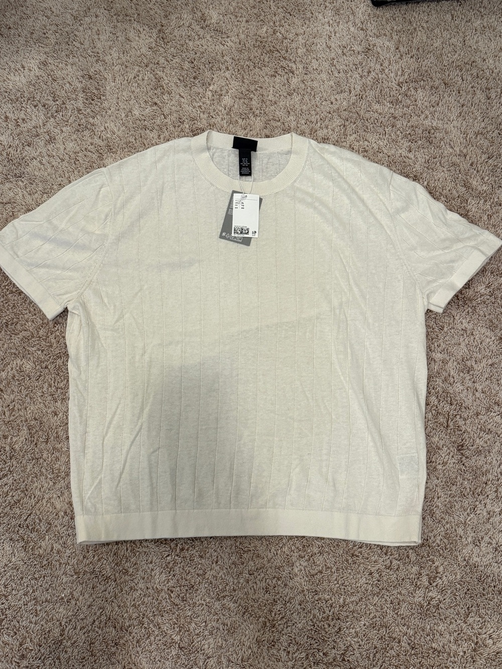 H&M men’s cream short sleeve sweater